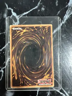 ******Blue Eyes White Dragon Ultra Rare Sdk-001****** - Image 2