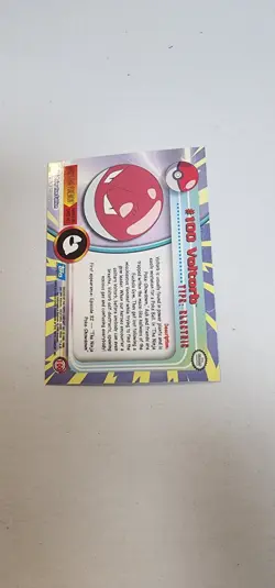 2000 Topps Pokemon TV Animation Series 2 Rainbow Foil Voltorb #100 - Image 3