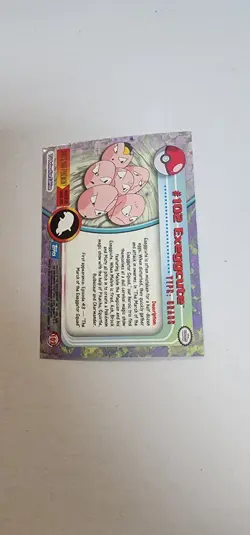 2000 Topps Pokemon TV #102 Exeggcute Rainbow Foil - Image 3