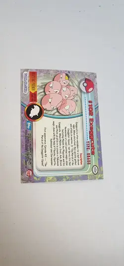 2000 Topps Pokemon TV #102 Exeggcute Rainbow Foil - Image 4
