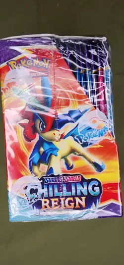 Pokemon TCG - FAKE Sword & Shield - Chilling Reign Booster Box - 36 Packs *FAKE* 820650818189 - Image 4