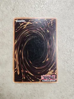 Blue-Eyes White Dragon CT13-EN008 2016 Mega-Tins Limited Edition - Image 2