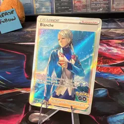 Pokemon Blanche Trainer Full Art Ultra Rare Holo Pokemon GO SWSH227 - Image 1