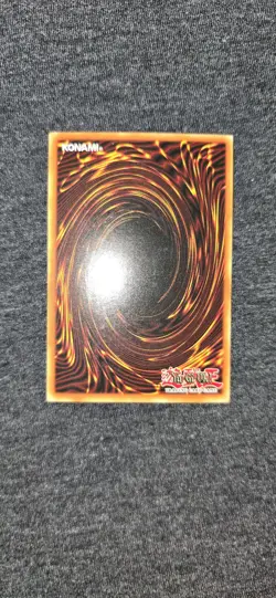 Blue-Eyes Ultimate Dragon GLD1-EN028 Gold Series 2008 Limited Edition - Image 4