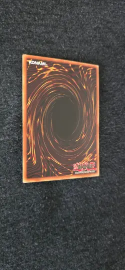 Blue-Eyes Ultimate Dragon GLD1-EN028 Gold Series 2008 Limited Edition - Image 5