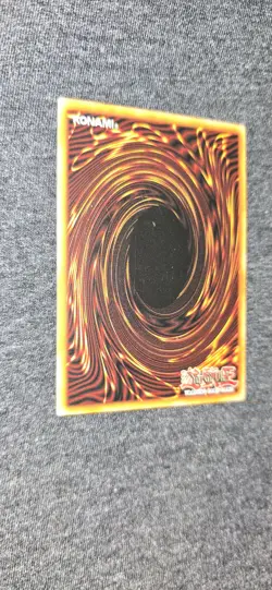 Blue-Eyes Ultimate Dragon GLD1-EN028 Gold Series 2008 Limited Edition - Image 4