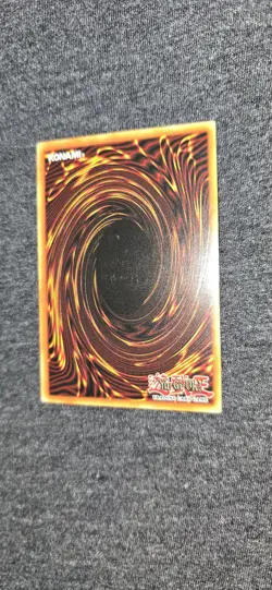 Blue-Eyes Ultimate Dragon GLD1-EN028 Gold Series 2008 Limited Edition - Image 5