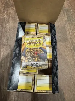 Dragon Shield Gold Matte Premium Card Sleeves 1000 Standard AT-11006 - Image 3