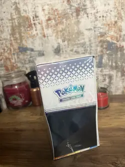 Pokemon TCG Scarlet Violet Prismatic Evolutions Elite Trainer Box ETB New Sealed - Image 3
