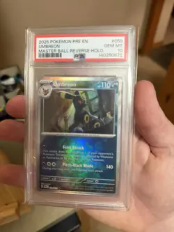 2025 POKEMON PRE EN-PRISMATIC EVOLUTIONS MASTER BALL REVERSE HOLO UMBREON PSA 10 - Image 4