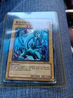 YuGiOh Blue-Eyes White Dragon SKE-001 Super Rare 1st Edition - Image 2