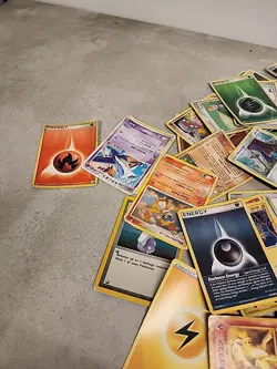 Pokemon Lot Of Cards 3 Unopened Pks & Random Others B14 - Image 2
