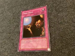Yu-Gi-Oh Trap Hole SDK-033 - Image 1