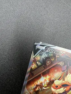 Flareon v SWSH179 Sword & Shield Promo Holo Card Near Mint Condition - Image 2