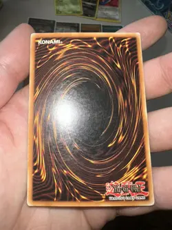 Yugioh! Blue Eyes White Dragon - LOB-001 - Ultra Rare - Unlimited North American - Image 2