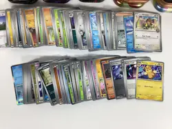 Mixed Bulk Lot Of 500+ Pokemon Trading Cards With Tin Containers (H6) NS#8785 - Image 3