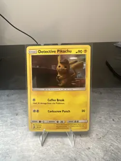 Detective Pikachu Pokemon Card Movie Promo SM190 - LP - Image 1