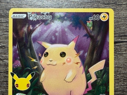 POKEMON FULL ART PIKACHU 005/025 RARE CELEBRATIONS 2021 LP + ARCEUS SLEEVE - Image 2