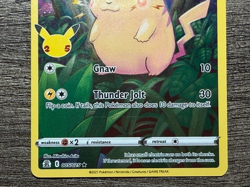 POKEMON FULL ART PIKACHU 005/025 RARE CELEBRATIONS 2021 LP + ARCEUS SLEEVE - Image 3