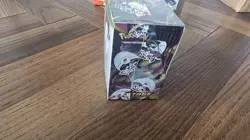 Pokemon Sword And Shield Vivid Voltage Bundle SEALED! - Image 5