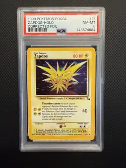 1999 POKEMON FOSSIL CORRECTED FOIL #15 ZAPDOS-HOLO PSA 8 - Image 1