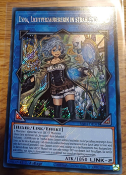 YuGiOh! Lyna, Lichtverzaubererin in strahlend - RA04-DE081 - Secret Rare - NM - Image 3