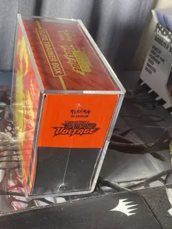 Pokemon TCG Sword & Shield Vivid Voltage Elite Trainer Box ETB - Image 2