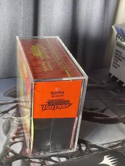 Pokemon TCG Sword & Shield Vivid Voltage Elite Trainer Box ETB - Image 3