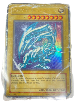 YU GI OH SDK-E001 Blue-Eyes White Dragon Super Rare Englisch Poor - Image 1