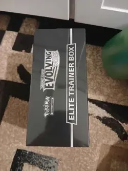 Pokemon TCG Sword & Shield Evolving Skies Elite Trainer Box 820650808944 - Image 3