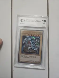 YUGIOH BLUE EYES WHITE DRAGON LC01-EN004 - 2010 BCCG BECKETT GEM MINT 10! - Image 1