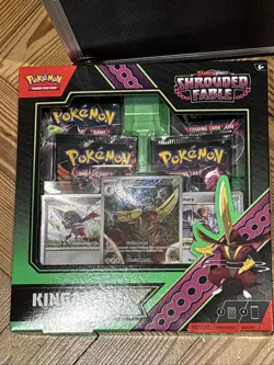 Pokemon TCG - Shrouded Fable Kingambit Illustration Collection Box - New - Image 1