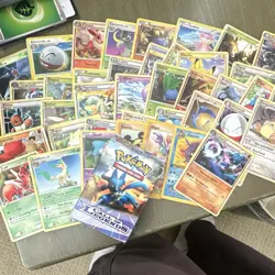 Pokemon Call of Legends Deck Box with Lot of Vintage Same Era cards - Image 3