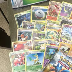 Pokemon Call of Legends Deck Box with Lot of Vintage Same Era cards - Image 4