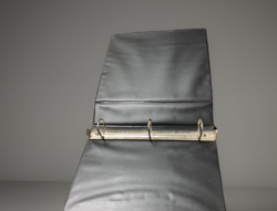 Yu-Gi-Oh! 1996 Yugi & Dark Magician Official 3-Ring Trading Card Binder - Empty - Image 5