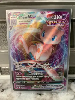 Mew VMAX 114/264 Swsh08: Fusion Strike Holo - Pokemon Trading Card - Image 1