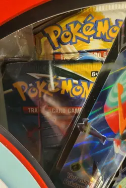 Pokemon - Orbeetle V Box - 1 Cosmic Eclipse & 2 Evolving Skies Packs - Sealed - Image 3