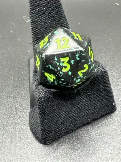 x1 MTG d20 Spindown dice, Final Fantasy, Golgari, black with green - Image 4