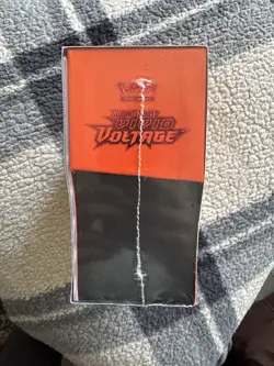 Pokemon TCG Sword & Shield Vivid Voltage Elite Trainer Box ETB - New & Sealed - Image 3