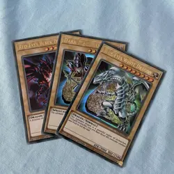 Yu-Gi-Oh! - Blue Eyes White Dragon, Dark Magician, Red Eyes (LC01 Set) 25th - Image 1