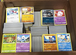 HUGE Pokemon BULK lot 22lbs 4200+ Cards Common Uncommon HOLO RARE Reverse Holo - Image 4
