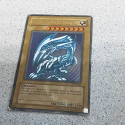Yugioh Blue-Eyes White Dragon Ultra Rare SDK-001 MP - Image 1