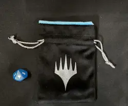 Final Fantasy Magic: The Gathering Velvet Dice Bag And D10 Dice Promotional - Image 1