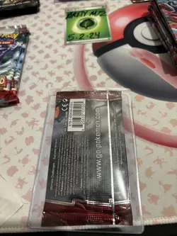 Pokemon 2009 Platinum Supreme Victors Booster Pack of 10 Cards 820650105005 - Image 2