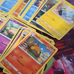 ✨ 4LB Pokemon Card lot mixed Sets ✨ - Image 1