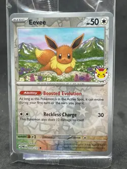 POKEMON - EEVEE 074/131 POKEMON DAY 2025 PROMO - S&V PRISMATIC EVOLUTIONS - NEW - Image 1