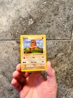 Shadowless Diglett 47/102 Common Base Set Pokemon Card - Image 1