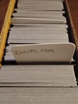 Magic: The Gathering Mixed Card Lot w/ Storage box - Image 3