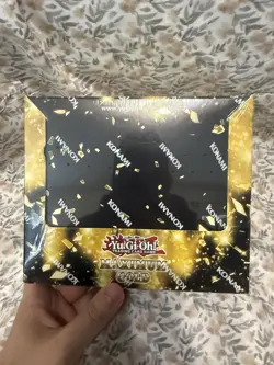 YuGiOh Maximum Gold Sealed Display Box (5 mini Boxes) 4 Packs Per Mini Box - Image 2