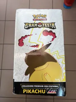 Pokemon TCG Gran Festa Collezione Premium con Statuina Pikachu VMAX - 10 Buste 820650601798 - Image 3